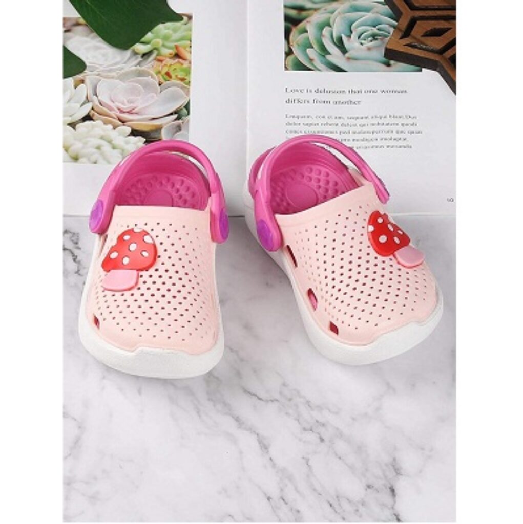 Walktrendy Girls Clogs