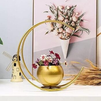Blueduck Handicrafts™ Metal Geometric Design Vase with Gold Finish