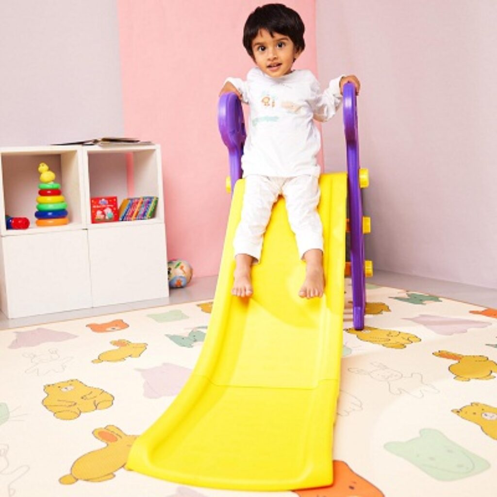 Amazon Brand - Solimo | Yellow and Purple Garden Slide f