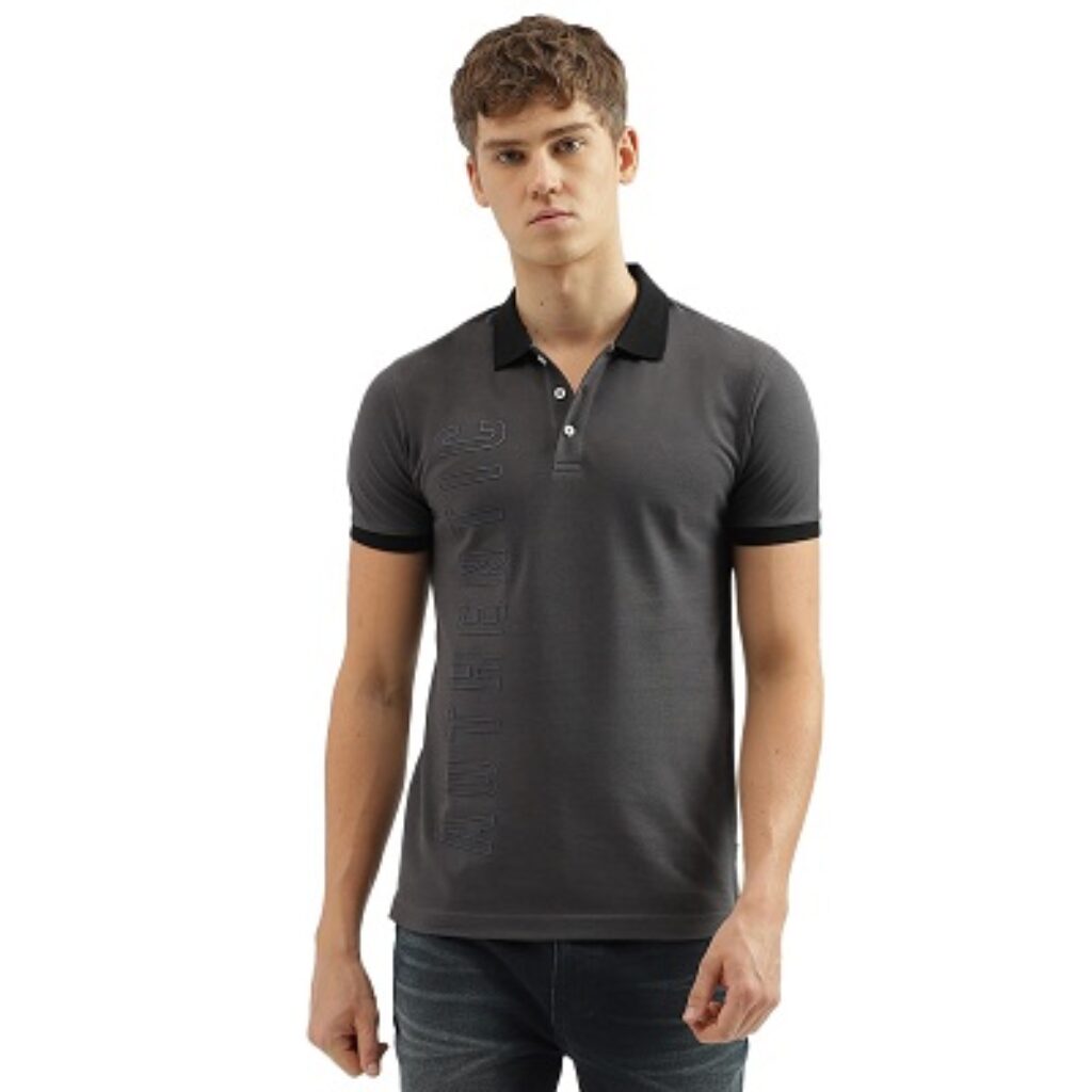 UNITED COLORS OF BENETTON Men's Regular Fit Polo Neck Applique T-Shirt