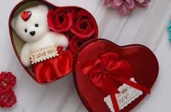 eCraftIndia Heart Shaped Valentine's Day Gift Box